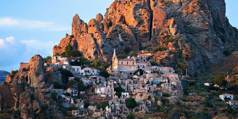 Il borgo fantasma di Pentedattilo - Calabria