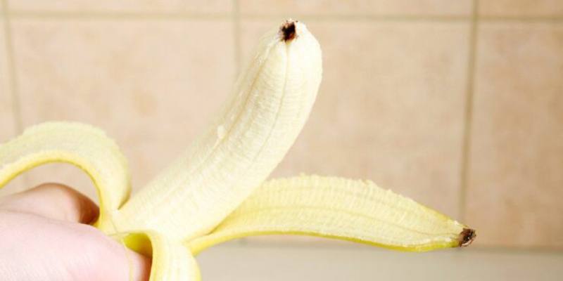 Cos’è-la-parte-nera-in-fondo-alla-banana