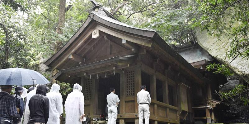 Okinoshima, l’isola per soli uomini