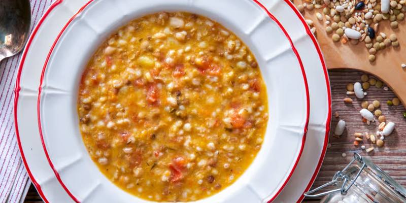 Zuppa di legumi e cereali (VIDEO RICETTA)